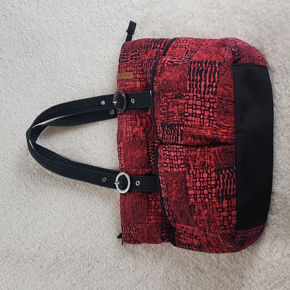 Donna Sharp red black quilted bag, so many pockets!!!